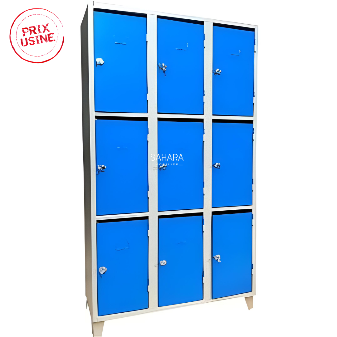 Monobloc a 9 case, Casier en métal 3 modules 9 portes
Réalisé en acier plaqué. Finition époxy. 
Portes lisses avec fermeture indépendant et muni avec 2 clés. 
Muni avec 2 étagères Ventilation en la part supérieur et inférieur.
Dimensions : L 90 cm x P 40 x H190 cm
Couleur : gris.